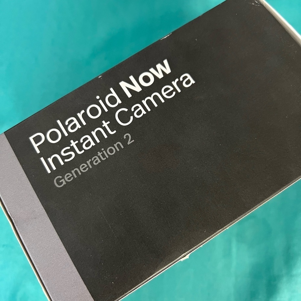 Polaroid Now Instant Camera Gen 2 + 8 Instant Photos Bundle WHITE - BRAND NEW - Picture 2 of 5